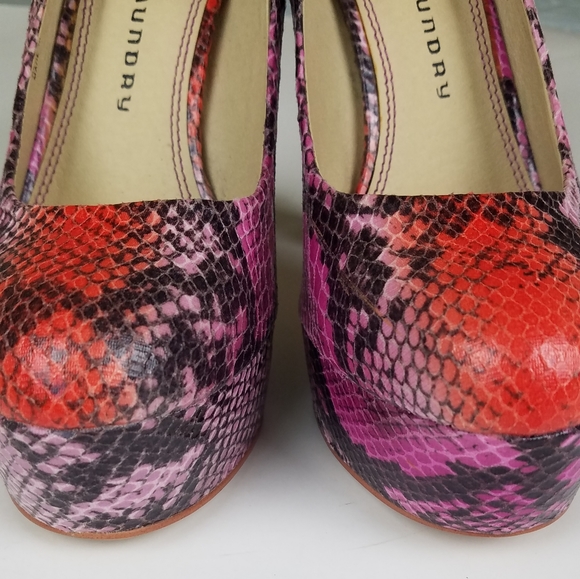 Chinese Laundry "Move Over" snakeskin print platforms size 8 - Picture 6 of 15